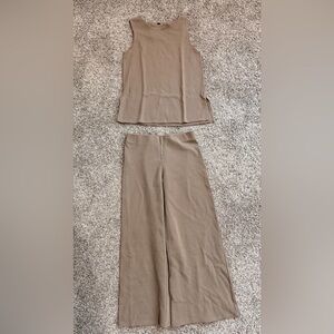 ‼️SOLD ‼️Elegant Tan Women’s Sleeveless Tunic & Matching Culottes Set